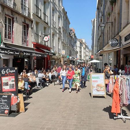Le Nid Des Carmes Apartment Nantes Bagian luar foto